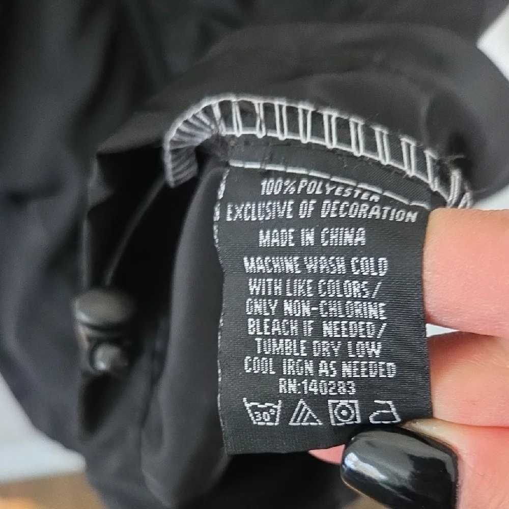 Giant Black and White Men's Windbreaker